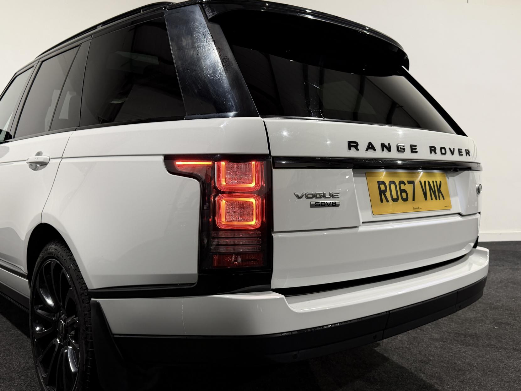 Land Rover Range Rover 4.4 SD V8 Vogue SUV 5dr Diesel Auto 4WD Euro 6 (s/s) (339 ps)