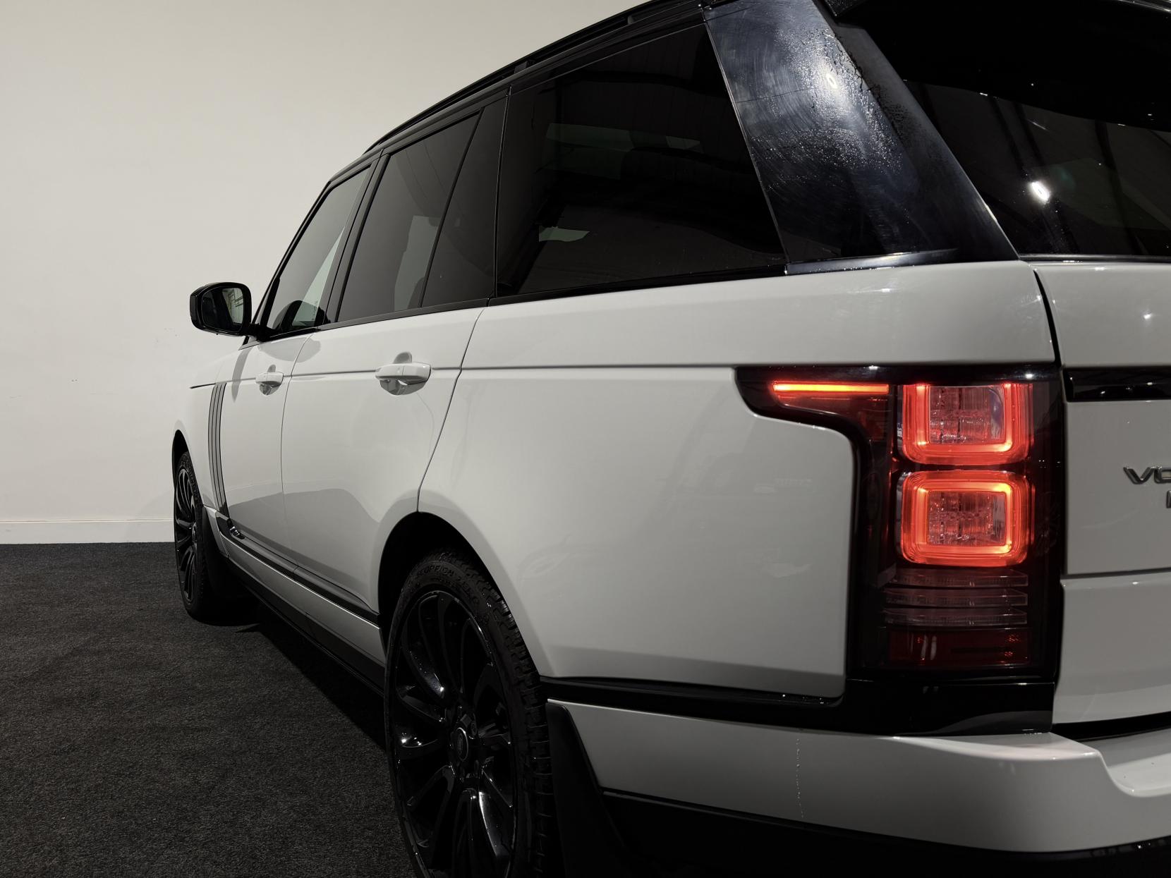 Land Rover Range Rover 4.4 SD V8 Vogue SUV 5dr Diesel Auto 4WD Euro 6 (s/s) (339 ps)