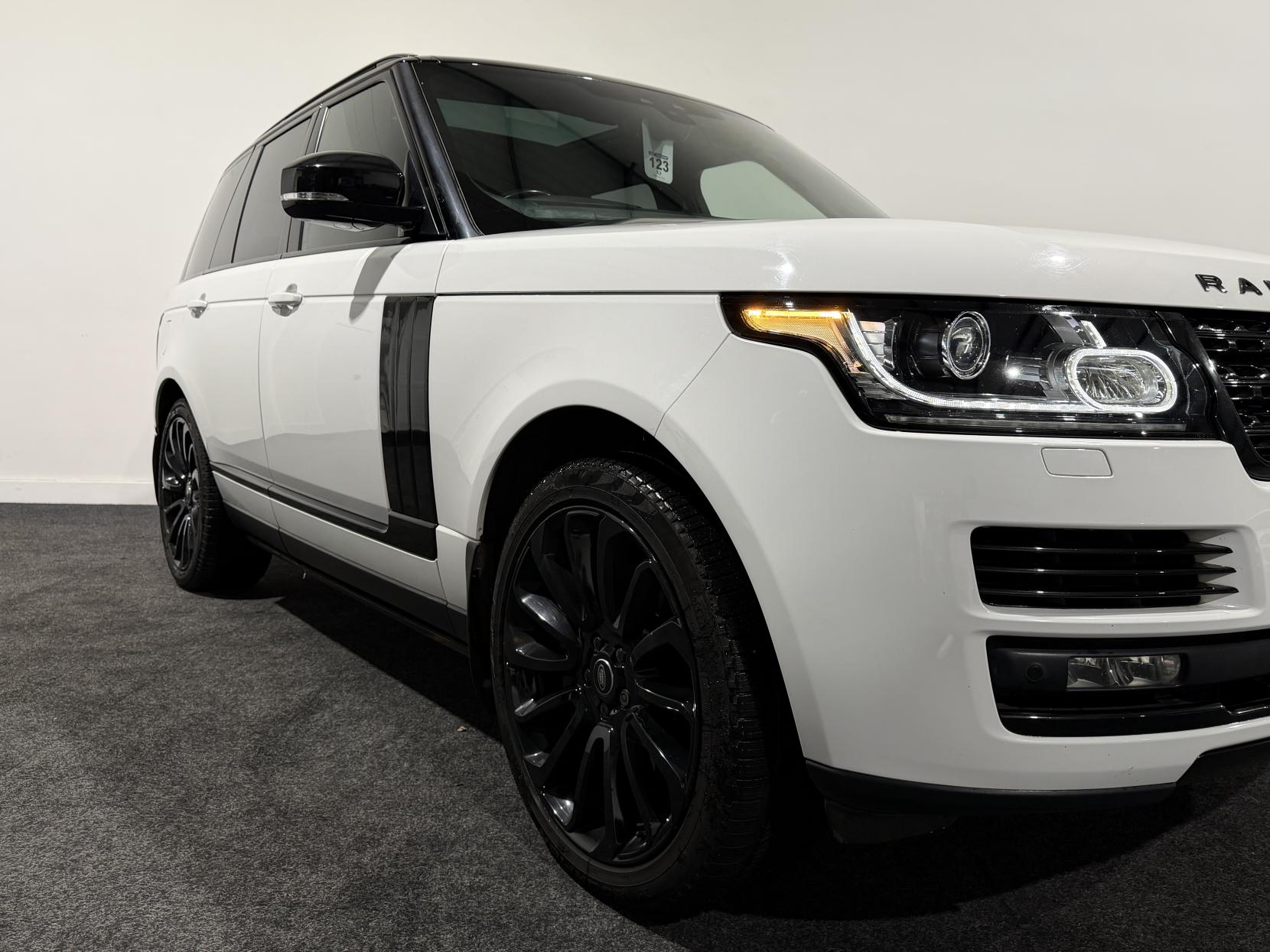 Land Rover Range Rover 4.4 SD V8 Vogue SUV 5dr Diesel Auto 4WD Euro 6 (s/s) (339 ps)