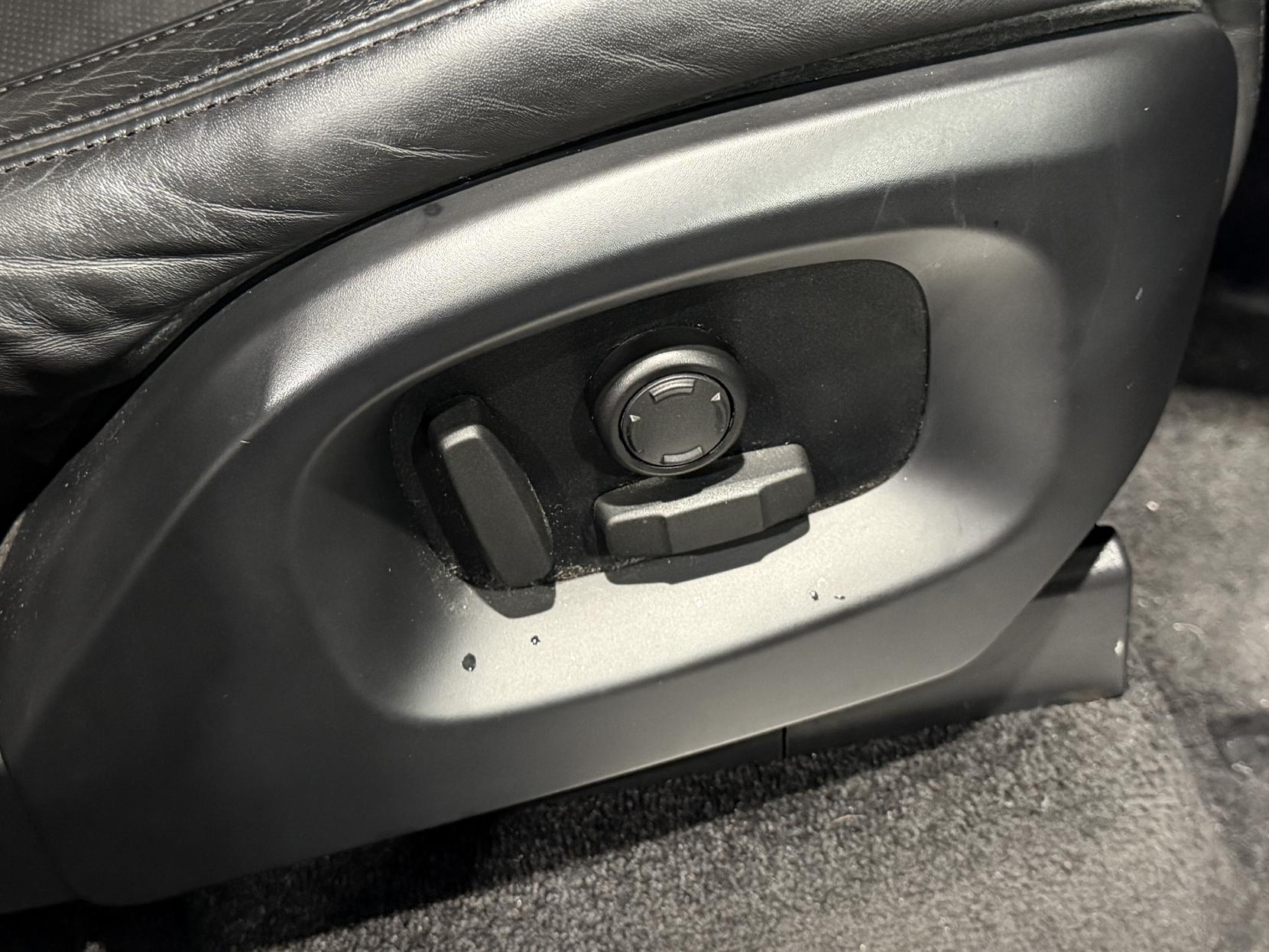 Land Rover Range Rover 4.4 SD V8 Vogue SUV 5dr Diesel Auto 4WD Euro 6 (s/s) (339 ps)