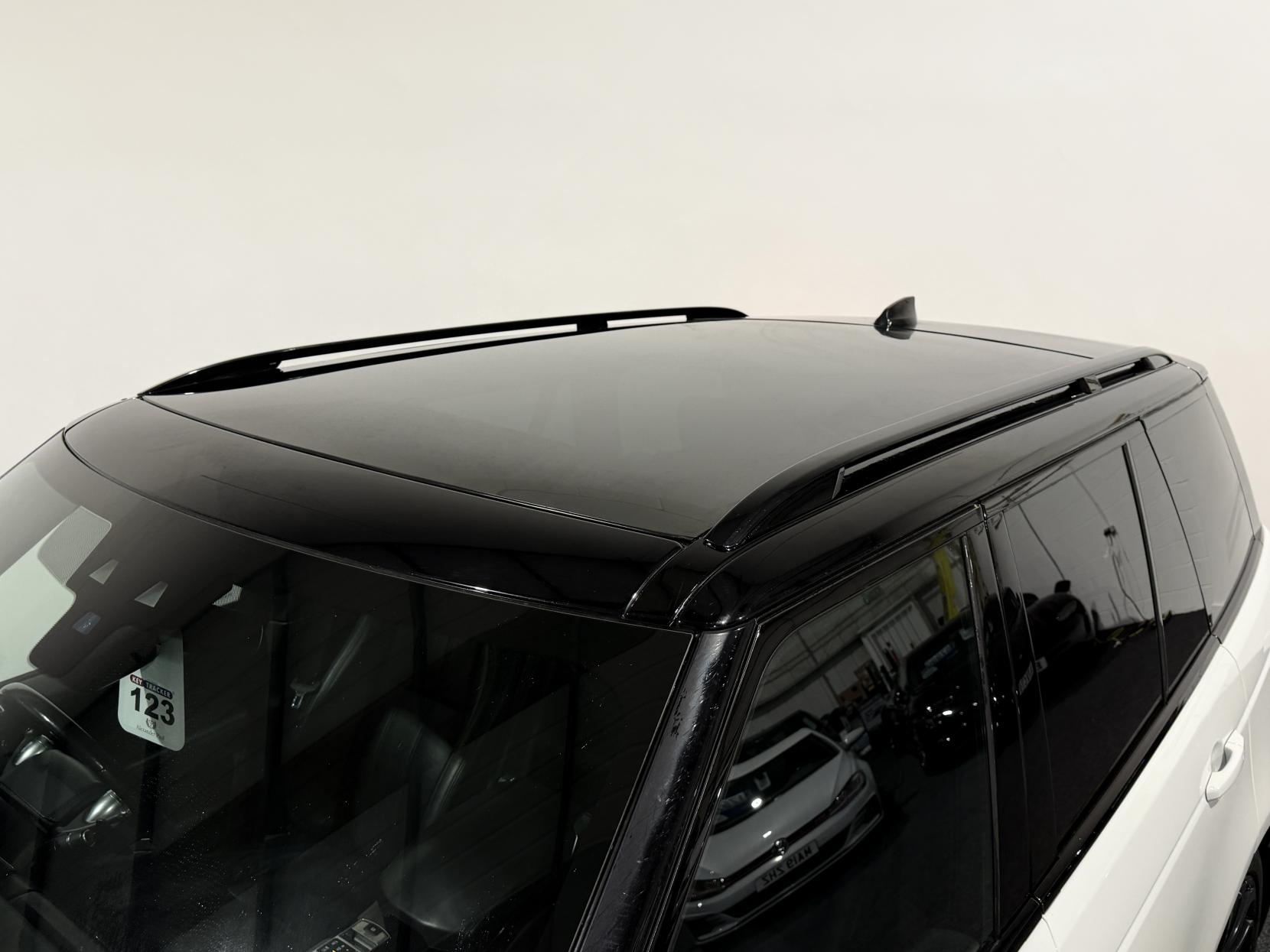 Land Rover Range Rover 4.4 SD V8 Vogue SUV 5dr Diesel Auto 4WD Euro 6 (s/s) (339 ps)