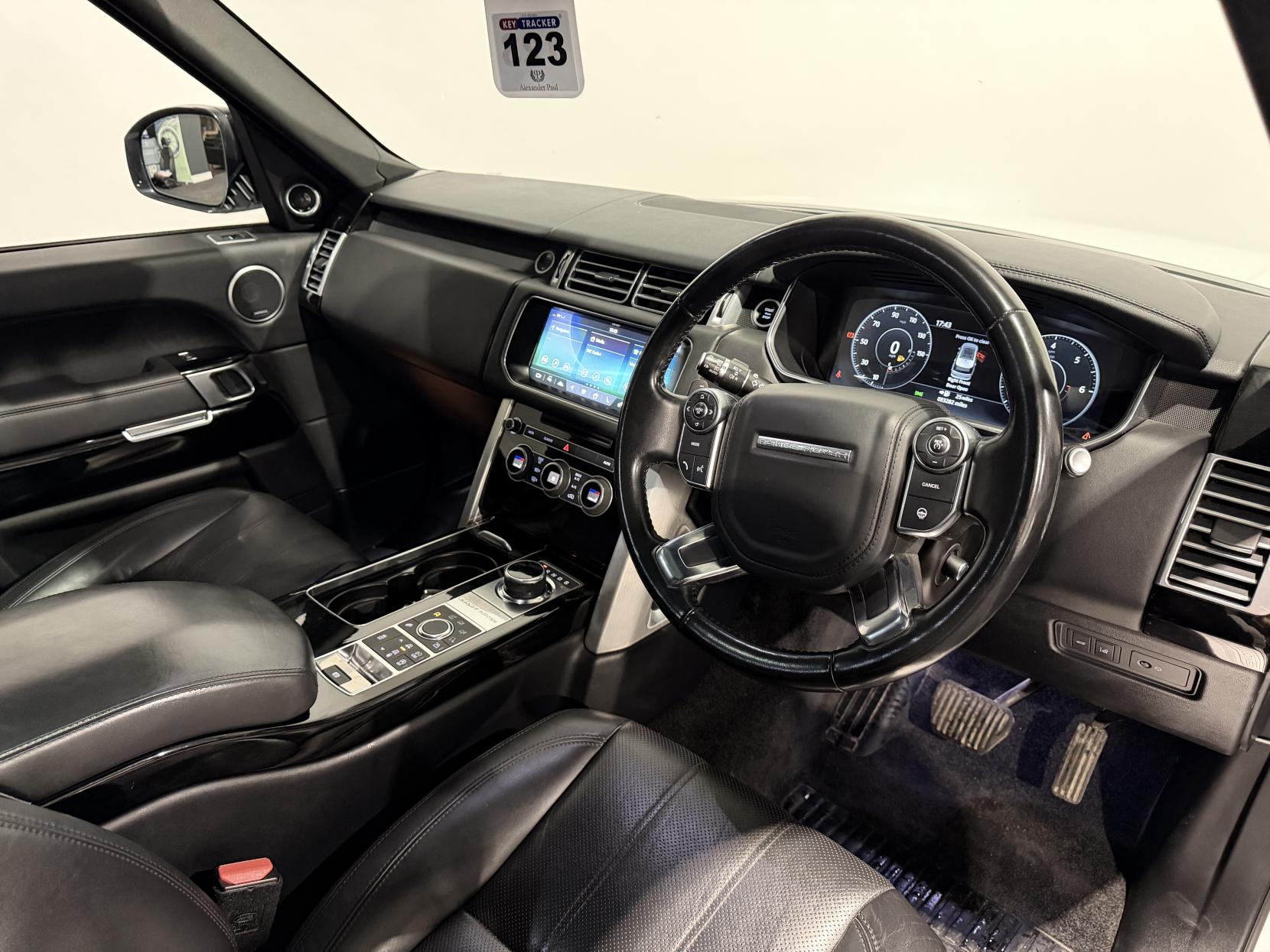 Land Rover Range Rover 4.4 SD V8 Vogue SUV 5dr Diesel Auto 4WD Euro 6 (s/s) (339 ps)