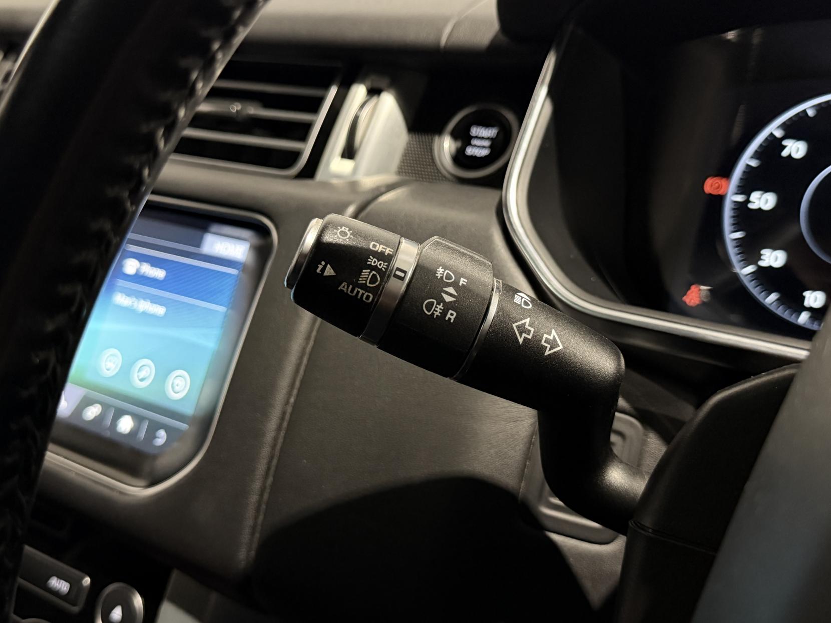 Land Rover Range Rover 4.4 SD V8 Vogue SUV 5dr Diesel Auto 4WD Euro 6 (s/s) (339 ps)