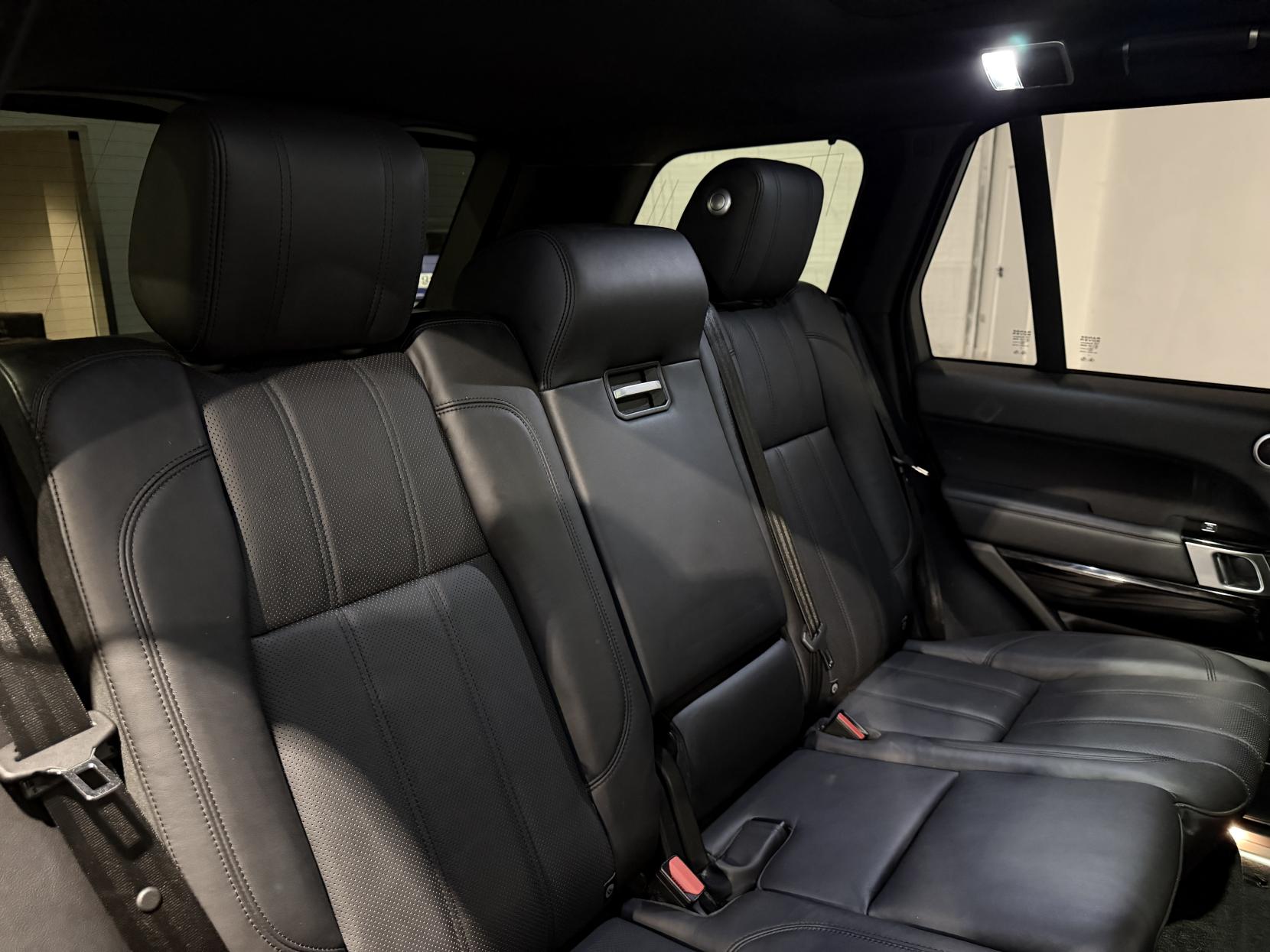 Land Rover Range Rover 4.4 SD V8 Vogue SUV 5dr Diesel Auto 4WD Euro 6 (s/s) (339 ps)