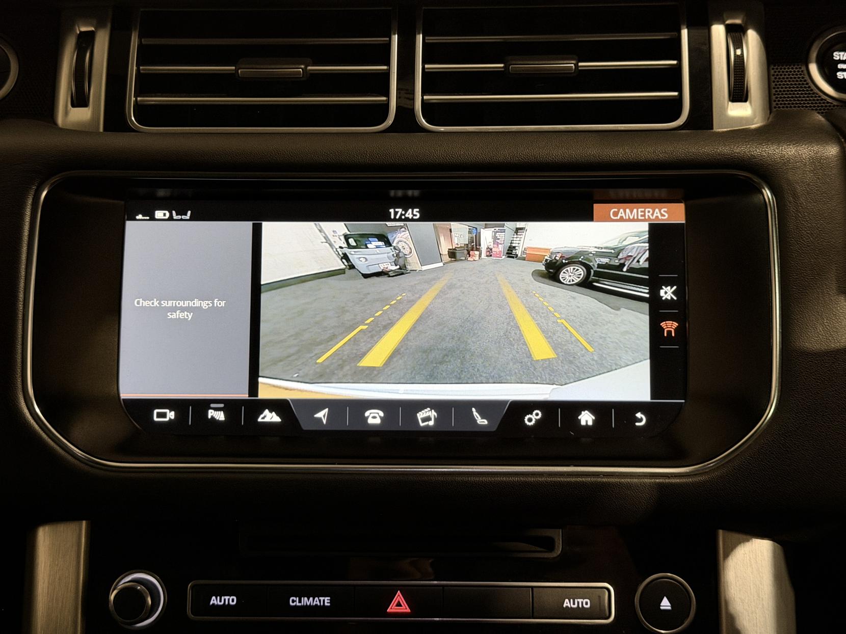 Land Rover Range Rover 4.4 SD V8 Vogue SUV 5dr Diesel Auto 4WD Euro 6 (s/s) (339 ps)